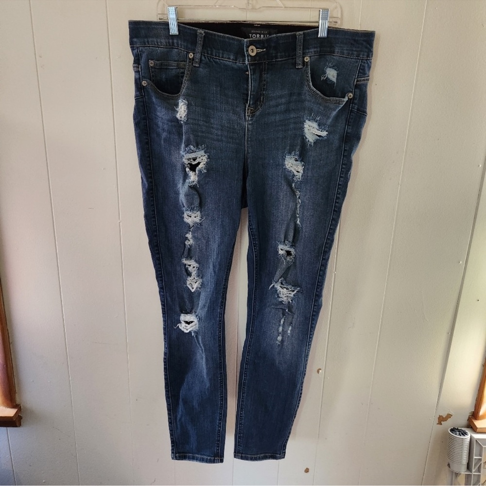 Torrid Bombshell Distressed Skinny Jeans premium 18R